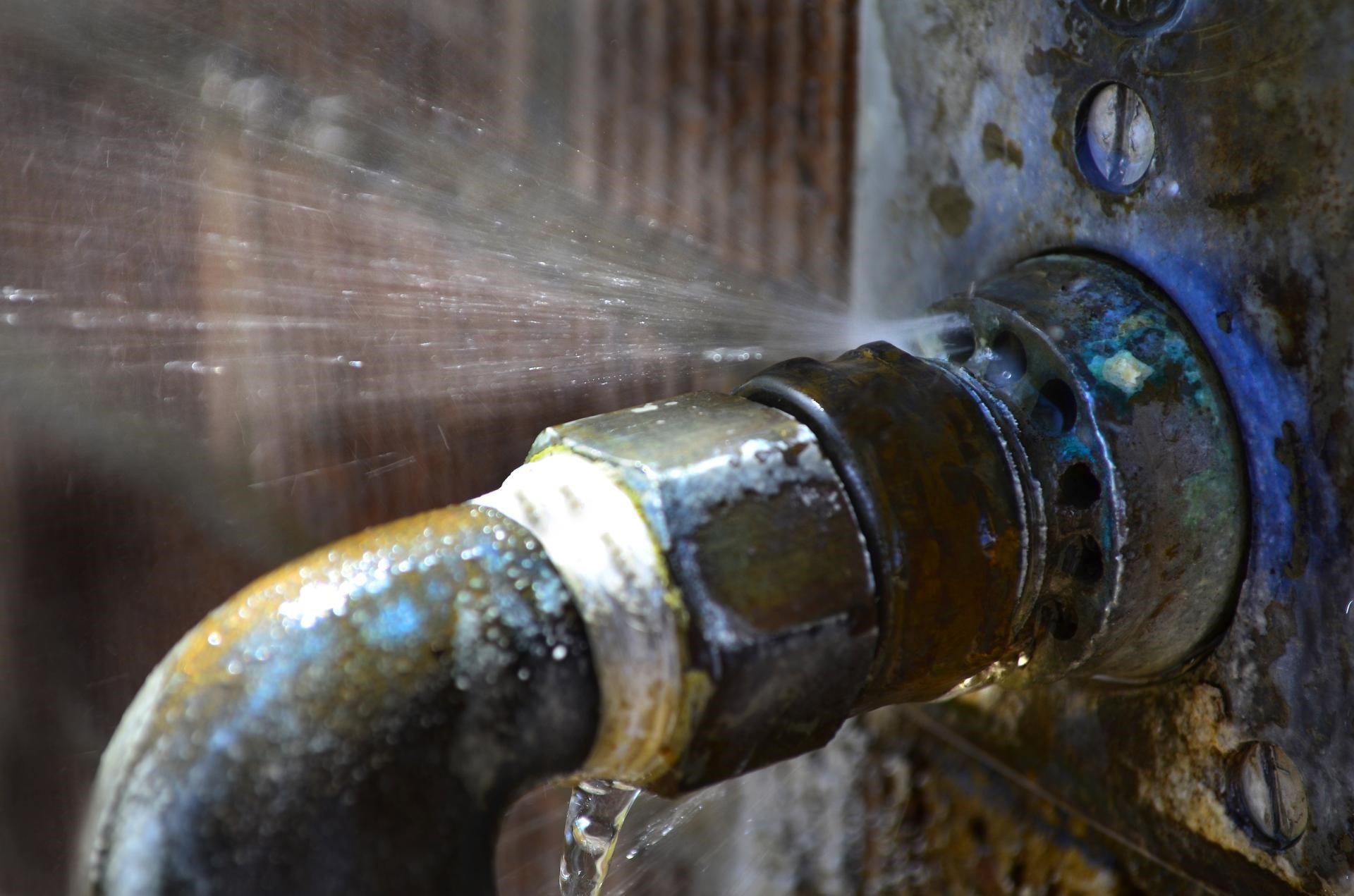Read more about the article Common Causes of Plumbing Leaks