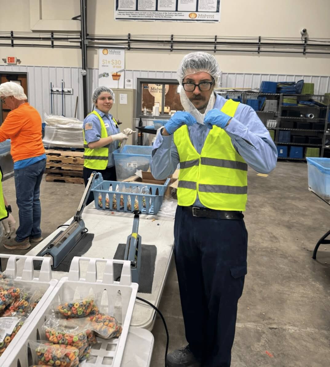 Arnold & Sons team at the Midwest Food Bank